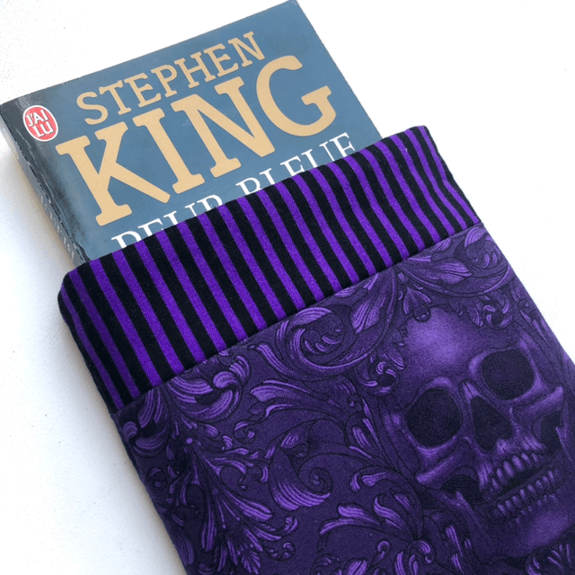 Pochette à livre de poche - Modèle Purple Skull