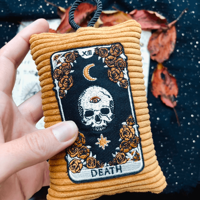 Amulette Jaune- Arcane XIII du tarot - La Mort 