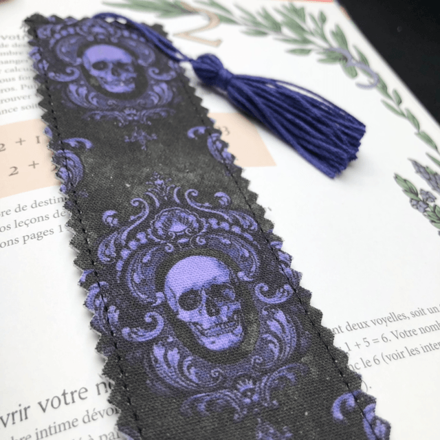 Marque page - Purple skull 