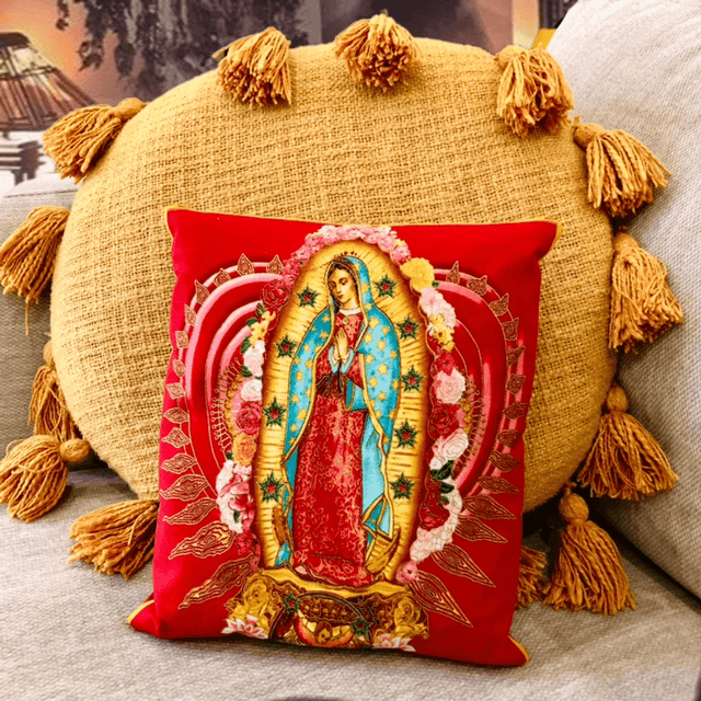 Mini coussin Notre Dame baroque - Modèle rouge